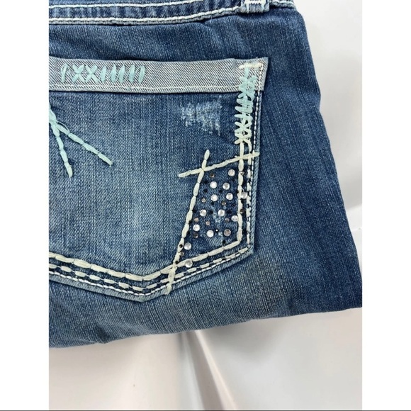 BKE Buckle Womens Sz 23 Stella Denim Embroidered Patchwork Bermuda Jean Shorts - Picture 8 of 10